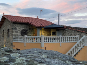 As Penedas, Casa dos Arcos