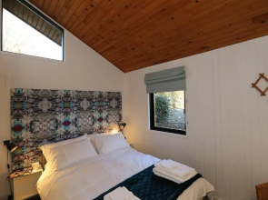 Cosy Modern Nordic Lodge w/ Loch View & Log Burner