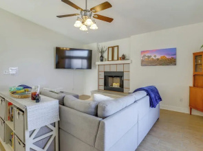 Family Home, 7 Mi to Joshua Tree National Park!