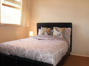 Sunny Apartment in Birmingham