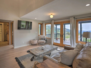Modern Evergreen Duplex Off I-70 w/ Mountain Views