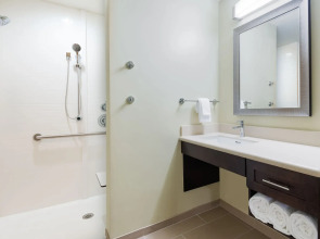 Staybridge Suites Miami International Airport by IHG