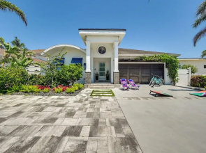 Luxury Naples Home w/ Private Pool ~ 1 Mi to Beach