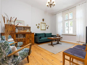 The Old Town Vintage 2-Bedroom Jewel