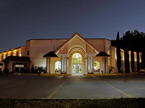 Bazarell Inn Hotel