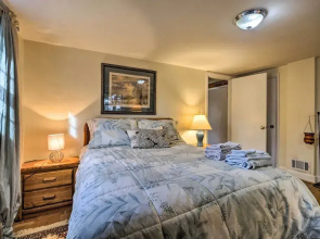 3 Mi to Nih! Spacious Bethesda Apt w/ Yard