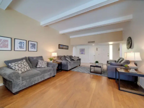 5 Mi to Camelback Ranch: Pet-friendly Home w/ Pool