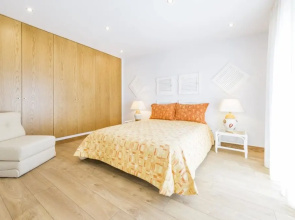 Apartment With one Bedroom in Quelfes, With Wonderful sea View, Pool A