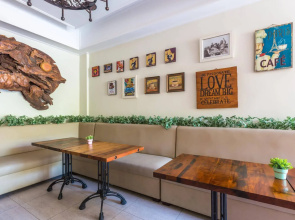 Alron Hotel Kuta Powered by Archipelago