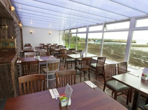 Lochside hotel