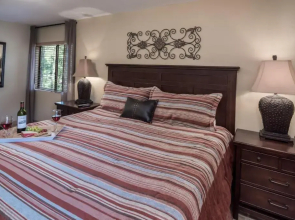 Sierra's Grace, 3 Bedrooms, Sleeps 8, Shuffleboard, View, Hot Tub