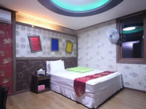 The Sharp Motel