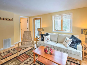 Cozy White Mtn Hideaway ~ 4 Mi to Hiking & Skiing!