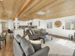 2145-the Getaway 2 Bedroom Home by Redawning