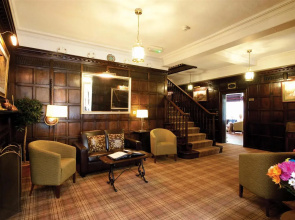 Cross Lanes Hotel