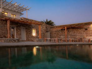 KHAMSA Mykonian Suites