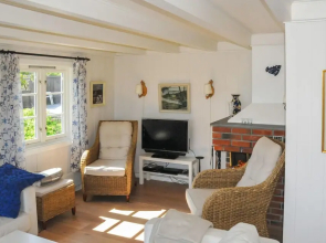 Beautiful Home in Flekkerøy With 4 Bedrooms and Wifi