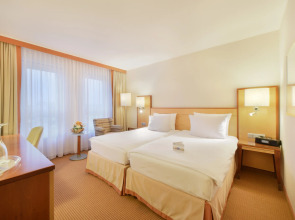 Отель The Q - Quadro City Hotel