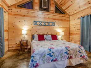 Stained Glass Hill includes Free WiFi, Parking Onsite, Private Hot Tub, and BBQ by RedAwning