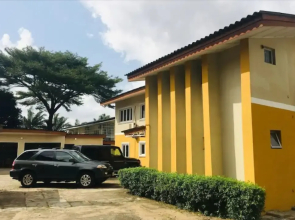 Mayors & Diplomat Apartment 1