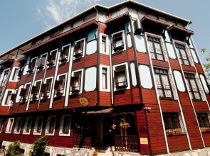 Artefes Hotel Old City
