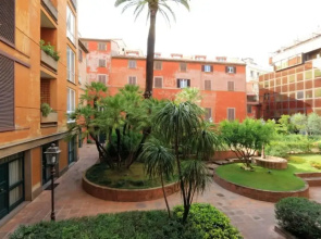 Unique Grand Trevi Fountain Apartment