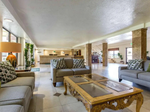 Quality Inn & Suites Bakersfield