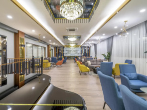 Hotel Orange Palace Side