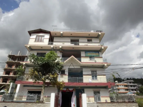 OYO 618 Hotel Middle Point
