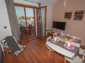 Apartment Ivan - great location: A2 Poljana, Island Ugljan