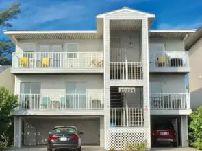 Joyce's Beachfront Suite 3