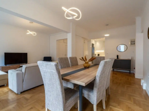 The Urban King Apartment