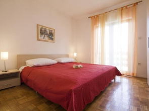 Apartment Ljilja - 10m from the sea with parking: A4 Nin, Zadar riviera