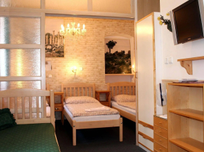 Alice Apartment House