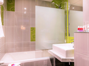 Hotel Glasgow Monceau Paris by Patrick Hayat