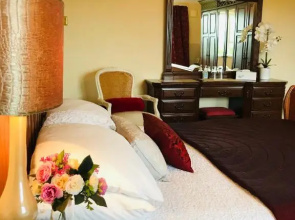 Hillcrest farmhouse Bed & Breakfast