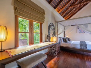 Cliffront Tropical Resort