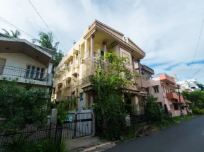 OYO Flagship 9220 Sai Intl Guest House
