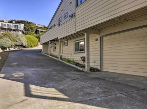 Remodeled Home w/ Spa & Deck: Walk to Dillon Beach
