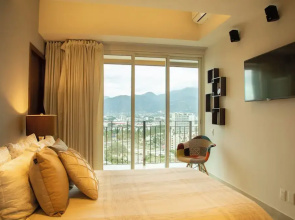 Gorgeous 15 Floor Grand Venetian