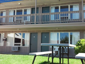 Motel Oasis