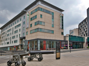 Holiday Inn Express Leeds City Centre Armouries by IHG