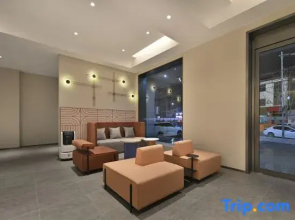 Jinjiang Hotel (Xinxiang Yanjin West Street Triangle Park)