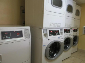 Grand Hotel Orlando at Universal Blvd - Shuttle to Theme Parks