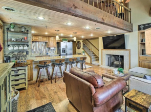 Balcony w/ Hot Tub: Monkey Island Vacation Rental!