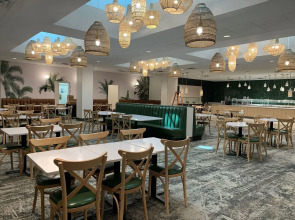 DoubleTree by Hilton at the Entrance to Universal Orlando