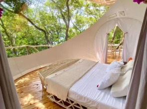 Rock and Sea Resort, Imperial Banda 1 pax - Glamping