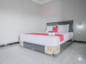 RedDoorz Syariah near Tugu Juang Jambi 2