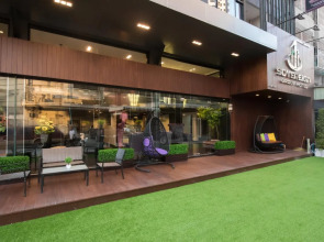 Sovereign Group Hotel