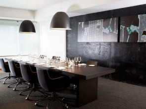 Le Germain Hotel Maple Leaf Square